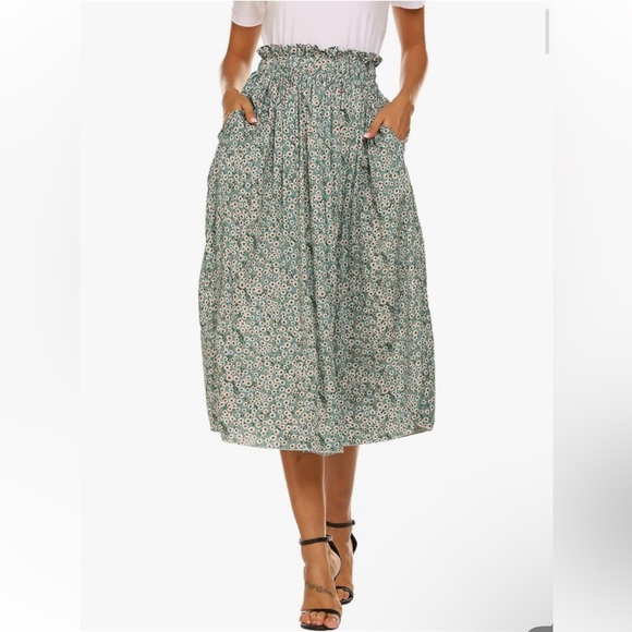 Floral pleated midi skirt - Picture 3 of 8